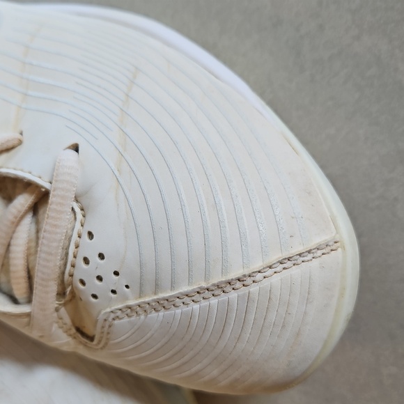 Nike Softball Cleats - Picture 3 of 14